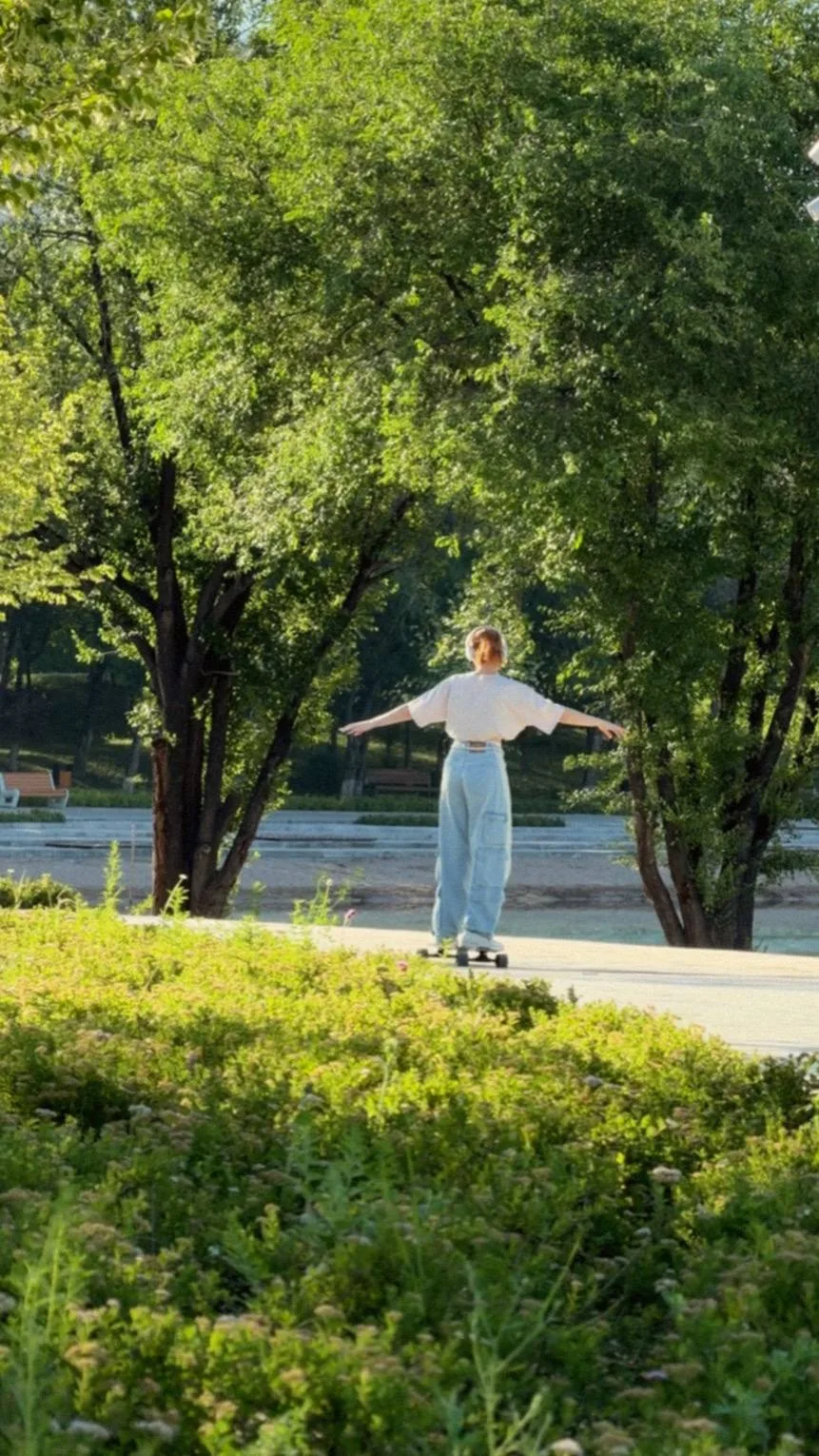 чувствуете этот летний ветерок? 🎧🌿🏔️

Перекручиваю режим сна, катаюсь в 5 утра, не сплю уже сутки