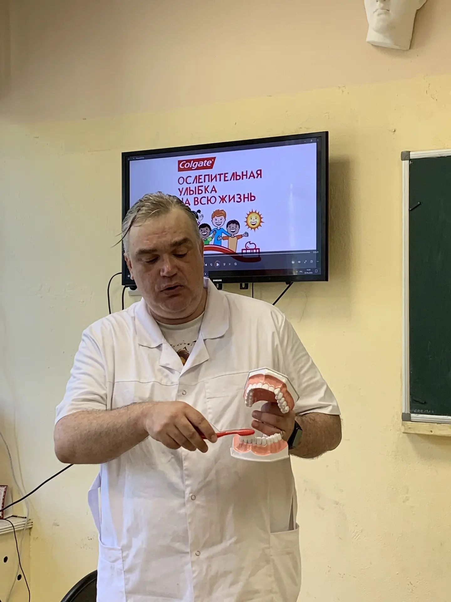 🦷 Здоровые улыбки с детства

Лето — это не только игры на свежем воздухе и новые друзья, но и отлич