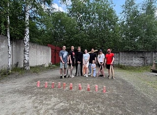 СПОРТ ПО-КАРЕЛЬСКИ: ВЕТЕРАНЫ И СОТРУДНИКИ УИС КАРЕЛИИ СЫГРАЛИ В КЮККЯ
 
В рамках акции «Эстафета пок