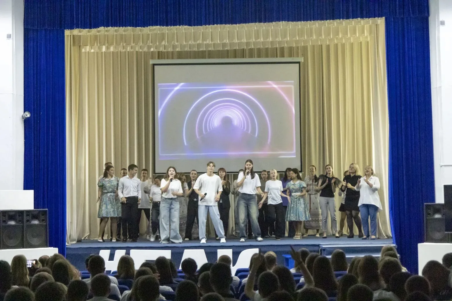 В Брюховецком аграрном колледже чествовали лучших студентов 🏆

В преддверии Дня России  наградили с