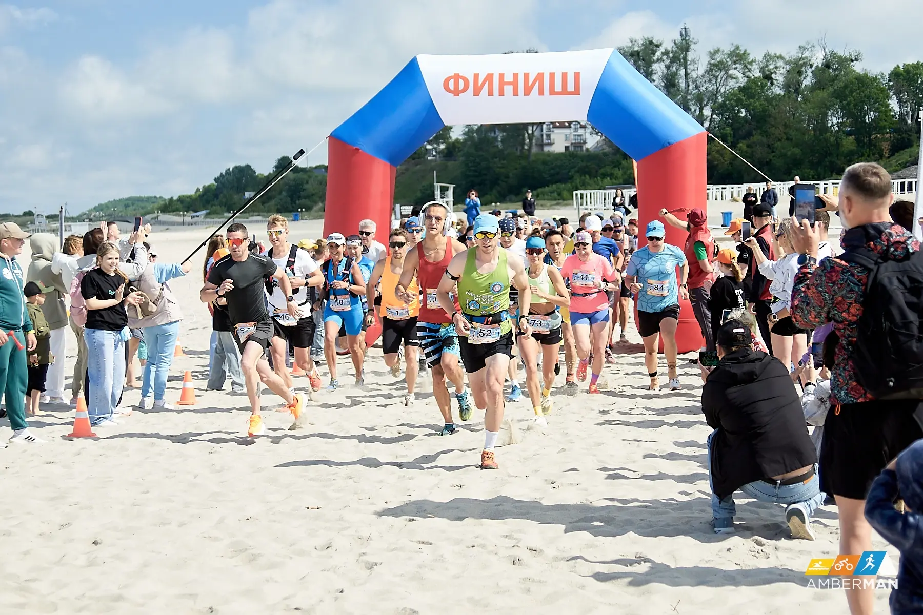 🏖️ Бегом из Янтарного в Балтийск!

Прямо по линии прибоя любители бега и стартов Василия Нестерова 