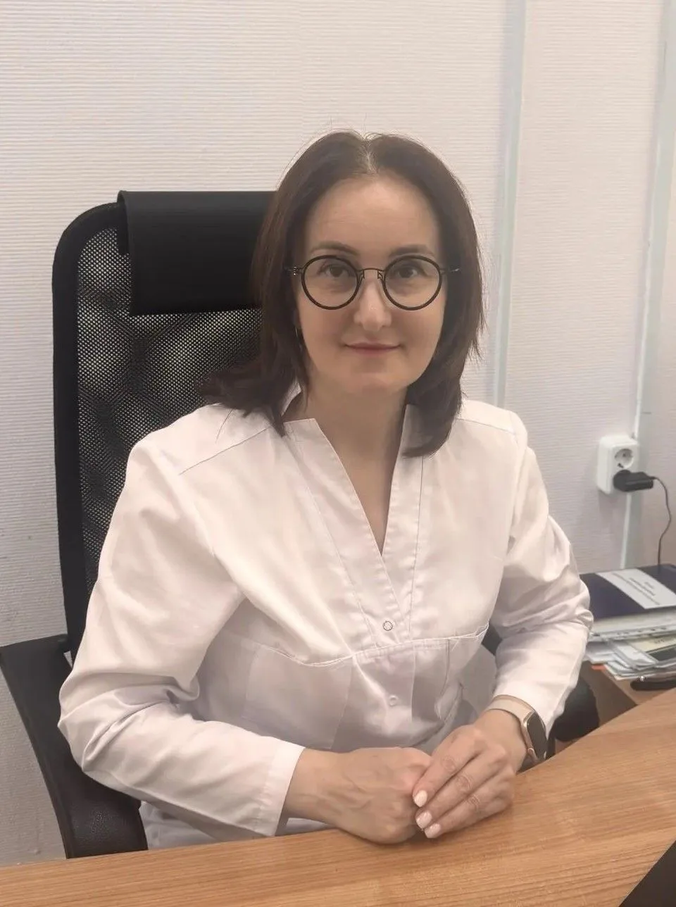 Уважаемые коллеги! Дорогие друзья!
 
От имени администрации и от себя лично сердечно поздравляю вас 