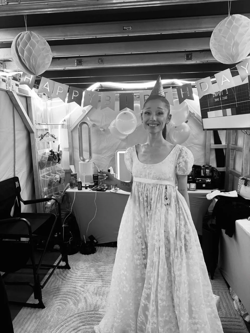 Ариана Гранде показала фотографии со своего 33-летия

Праздник певица отметила на гастролях.

XONEWS