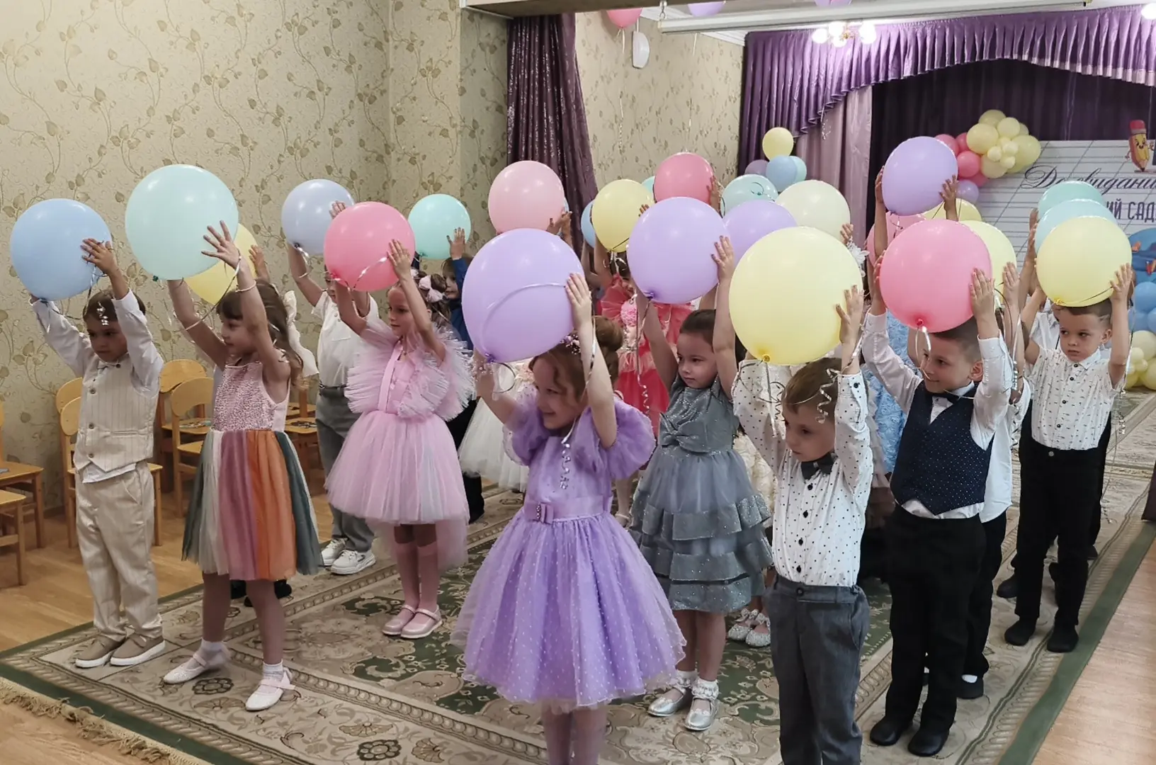 ВЫПУСКНОЙ БАЛ. 🌺🌺🌺
Группа №9

🌺 Дорогие наши ребята!! Вы стали совсем большими и отправляетесь в