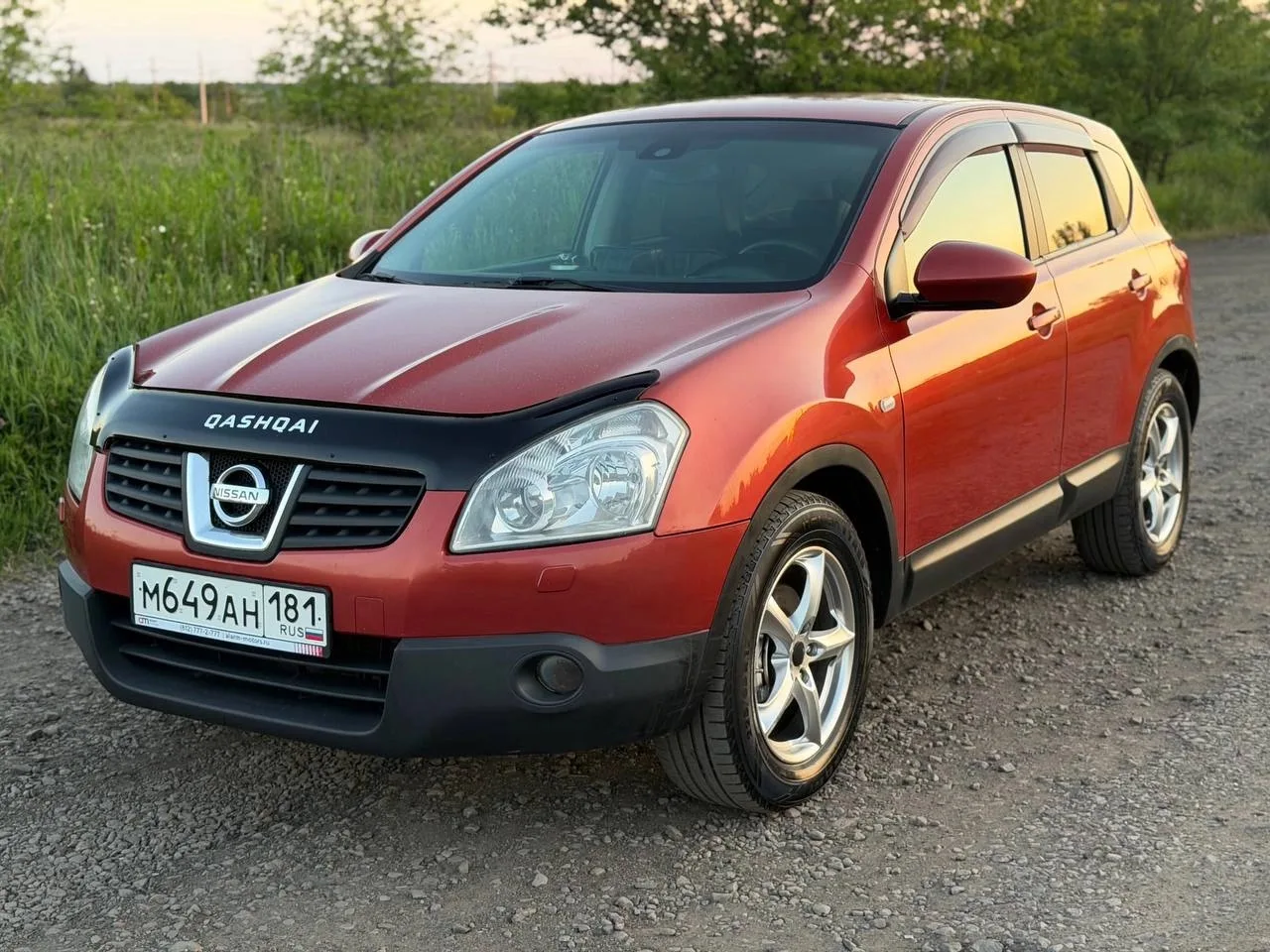 Nissan Qashqai 2007 года.2.0 бензин простой и надежный атмосферный двигатель.Машина в хорошем состоя