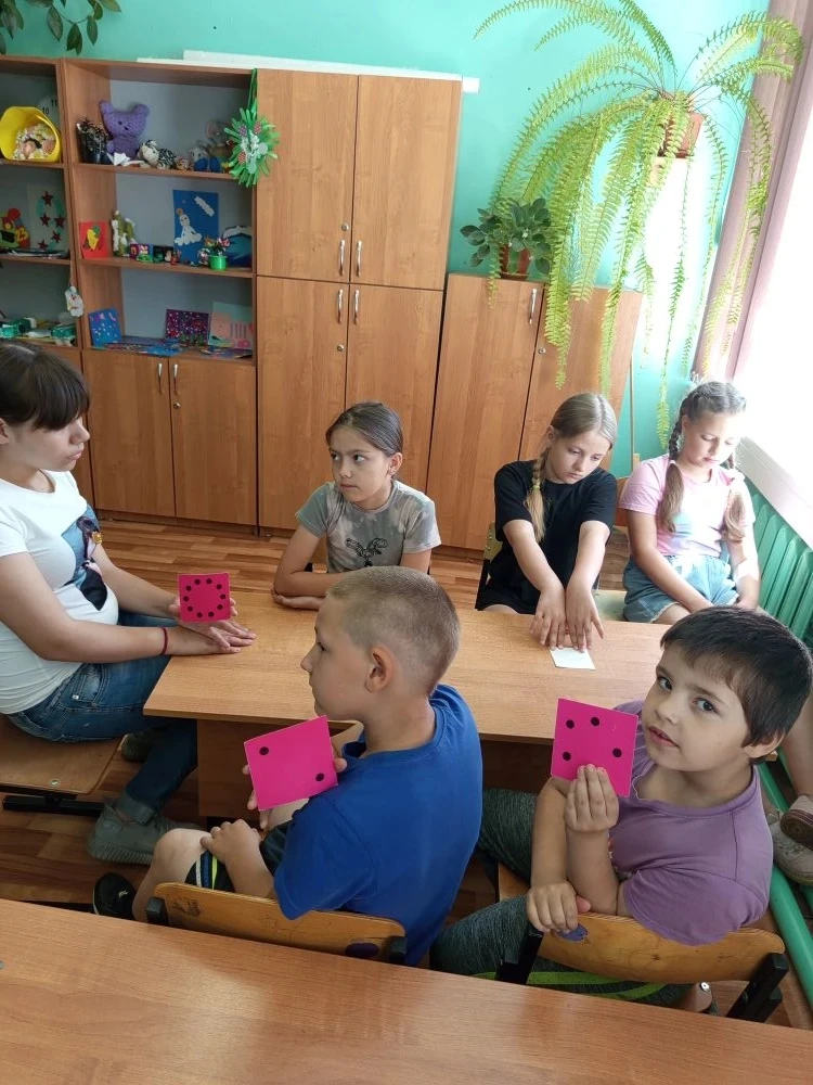 👫Продолжается работа и отдых в нашем летнем лагере. 
👋Каждый день  начинается в  стандартном режим