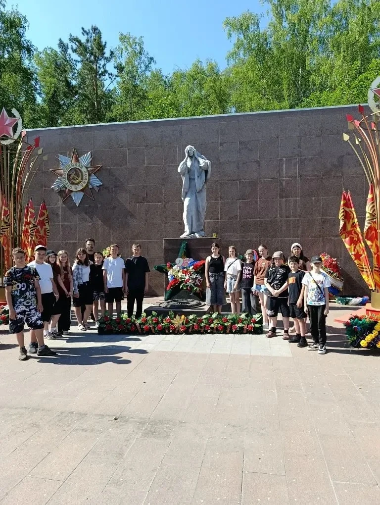 10 июня ребята музейного отряда были на автобусной экскурсии. Там они познакомились с историей город