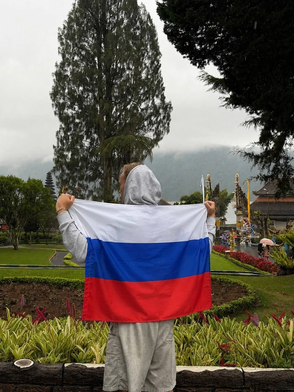 Родные россияне❤️

С праздником всех, все народы и национальности

Знаете, я много поездил. Китай, Е