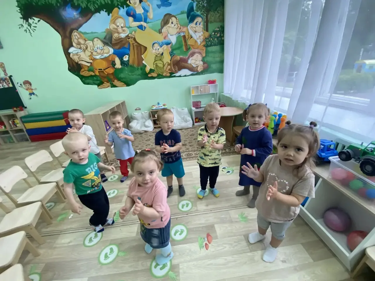 Первый день лета и День защиты детей у самых маленьких! ☀️

Наши самые маленькие воспитанники провел