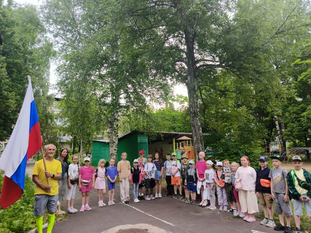 **Вторая неделя летнего лагеря стартовала!** ☀️

Сегодняшний день начался бодро и торжественно: посл