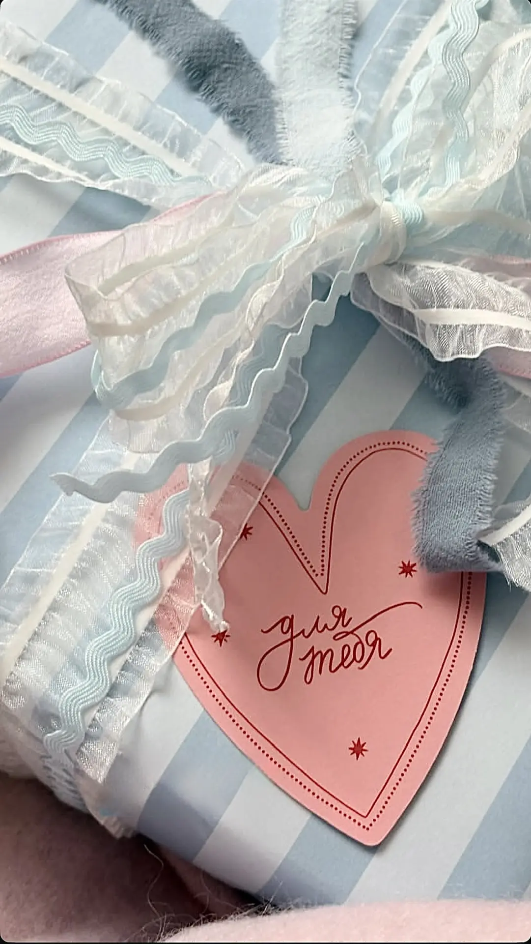 Поздравляем с праздником! 🌷

Красивых, нежных, милых, забавных, заботливых, прекрасных девочек, дев