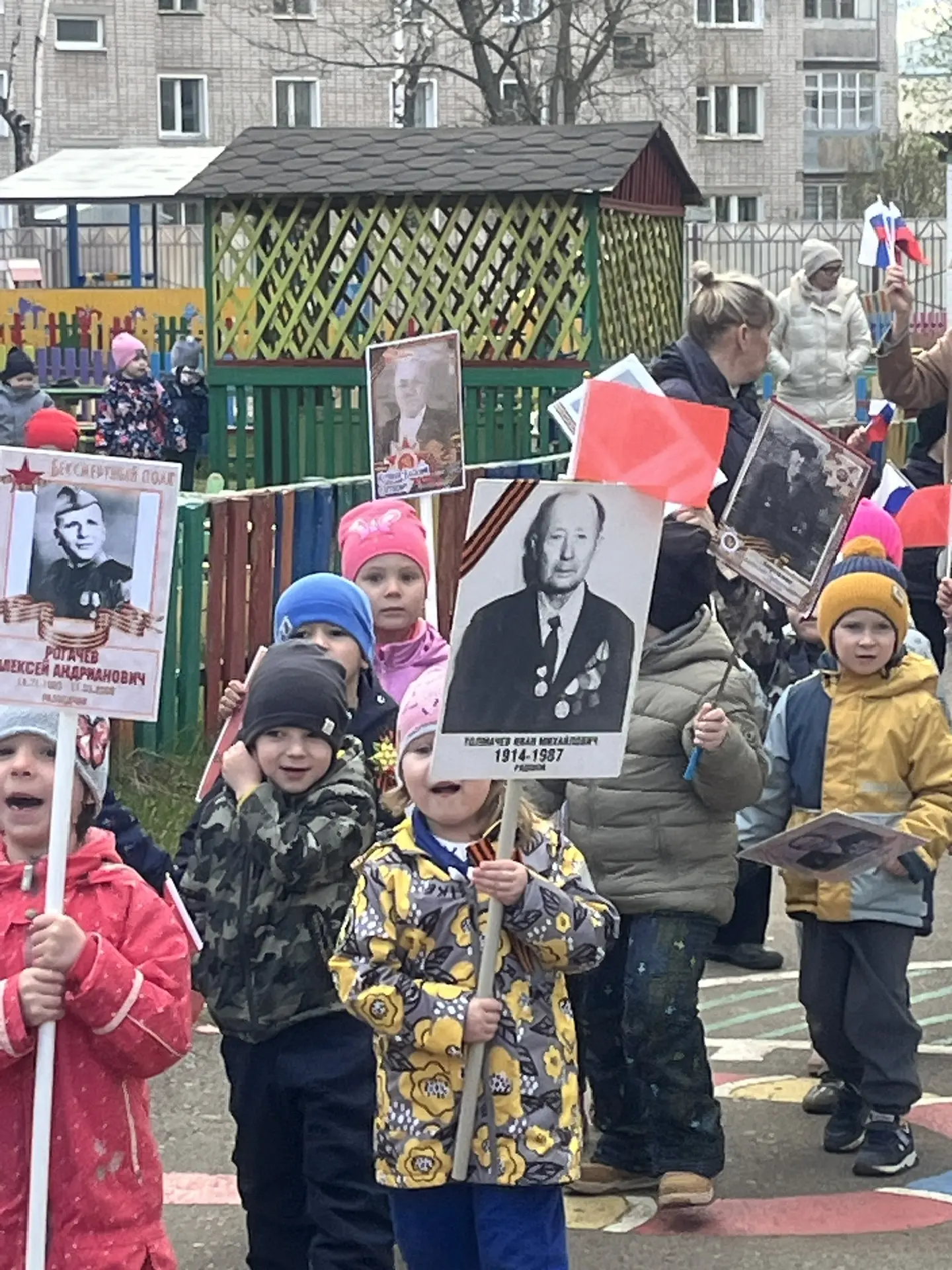 7 мая в 11 часов в нашем детском саду пройдет традиционная акция «Бессмертный полк». Это день памяти