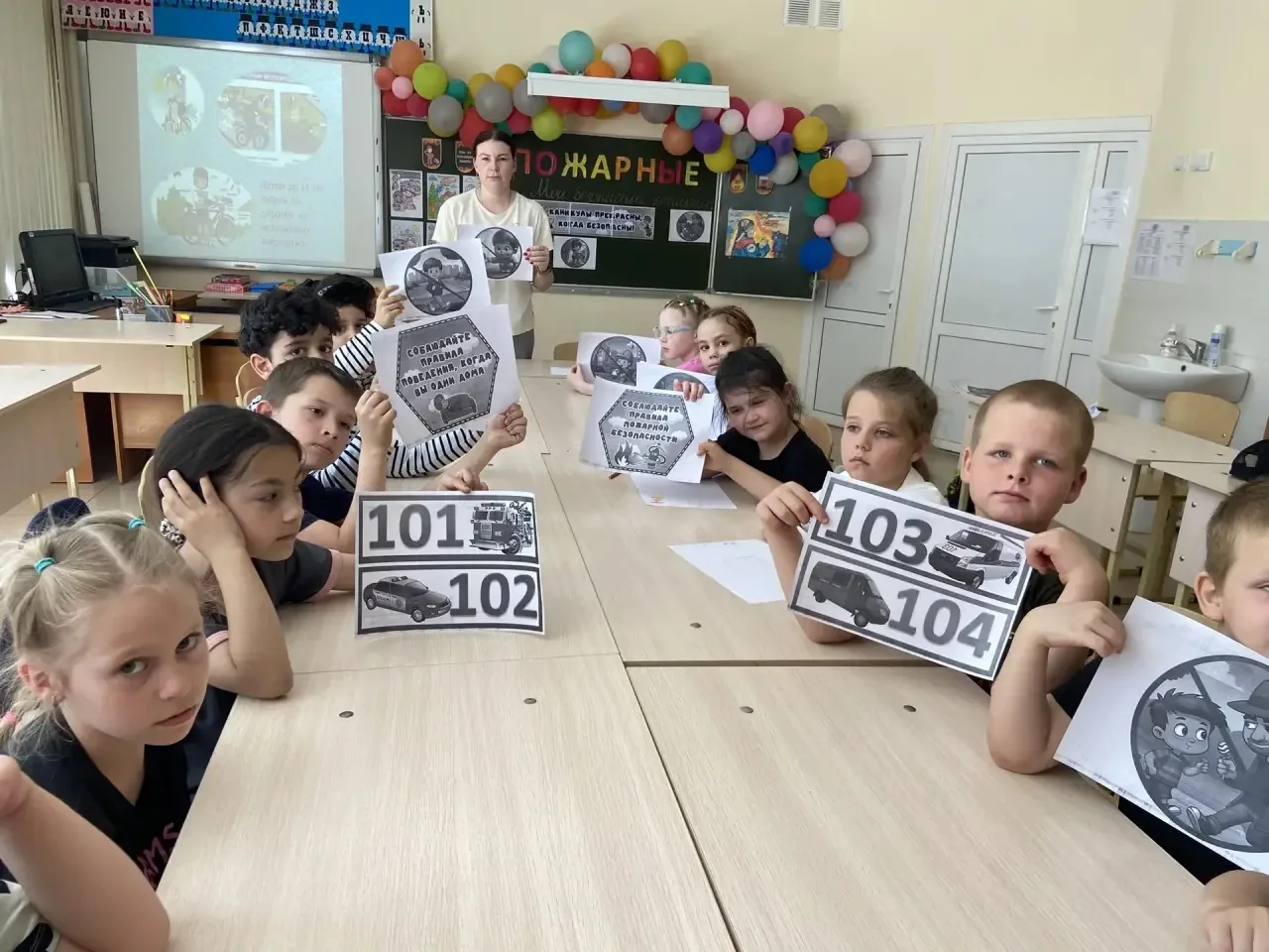 Сегодня день в нашем лагере был посвящён четырём стихиям. Мы провели увлекательное игровое обучение 