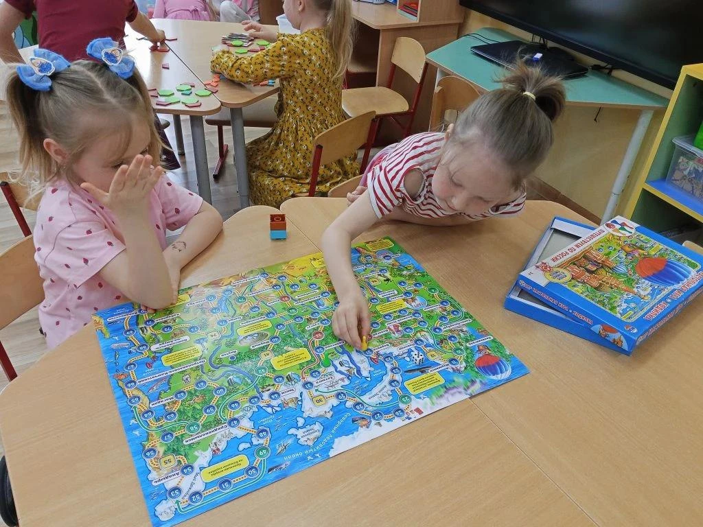Маленькие граждане большой страны: как «Зайчата» открывали для себя Россию

Что такое Родина для реб