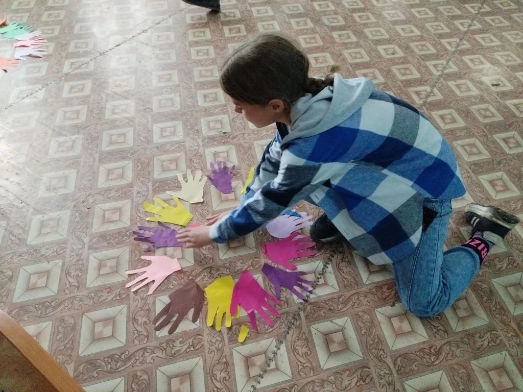 Я И МОЯ СЕМЬЯ

🌞Утро в нашем лагере началось традиционно с зарядки и питательного завтрака.
👨‍👩‍�