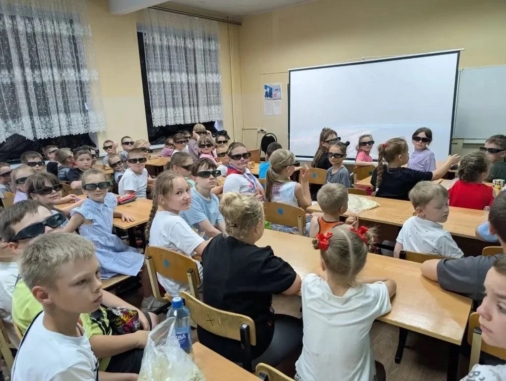 🇷🇺 Патриотизм, драйв и водные брызги: итоги дня! 🌊

Сегодня наш лагерный день выдался невероятно 