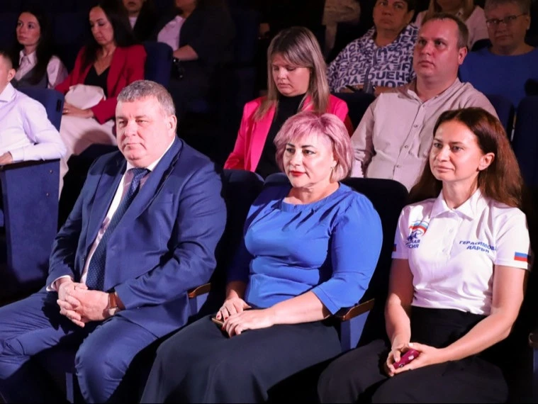 Благодаря активности жителей в Туле появится еще одно общественное пространство ✅
 
Подвели итоги Вс
