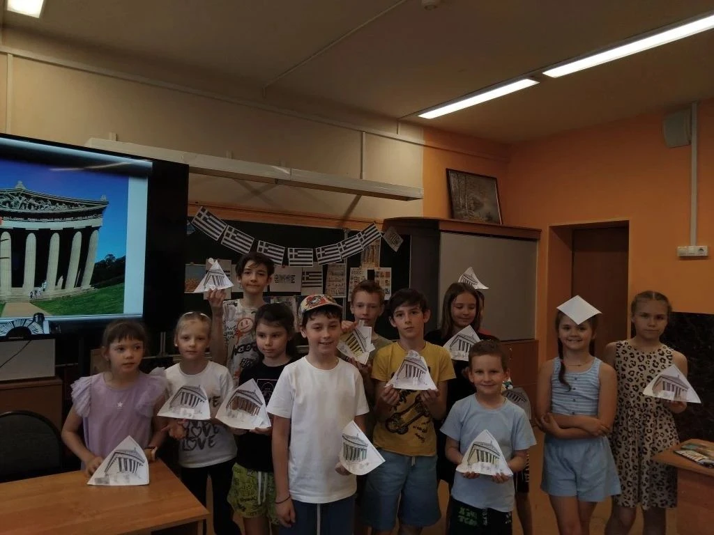 🌟 LingvoLand: мы сегодня покорили Олимп! 🌟

Сегодня наши юные лингвисты превратились в настоящих г