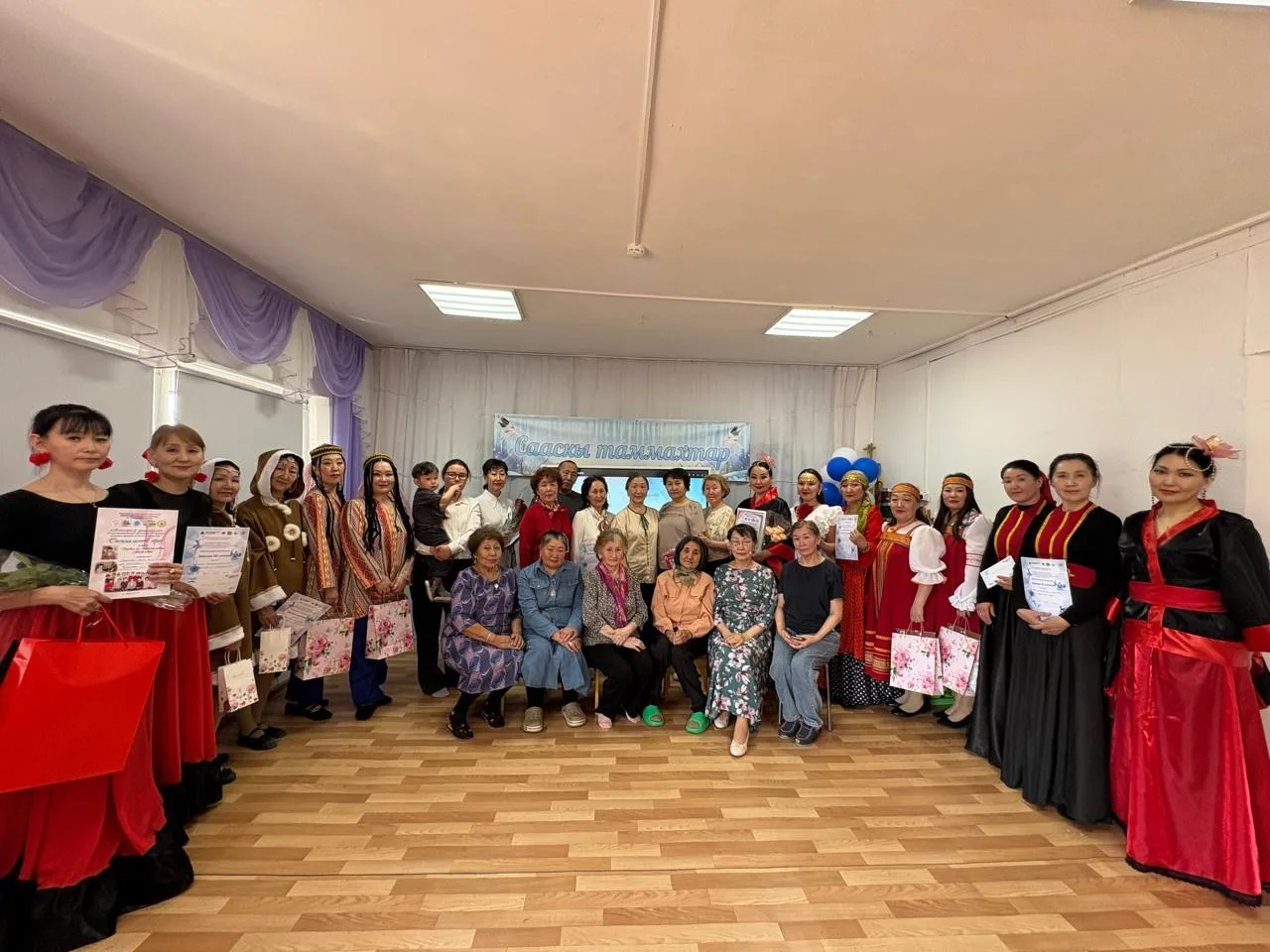 Муус устар 30 күнүгэр Аан дойдутааҕы үҥкүү күнүн көрсө, Россияҕа культура, норуоттар сомоҕолоһуулары