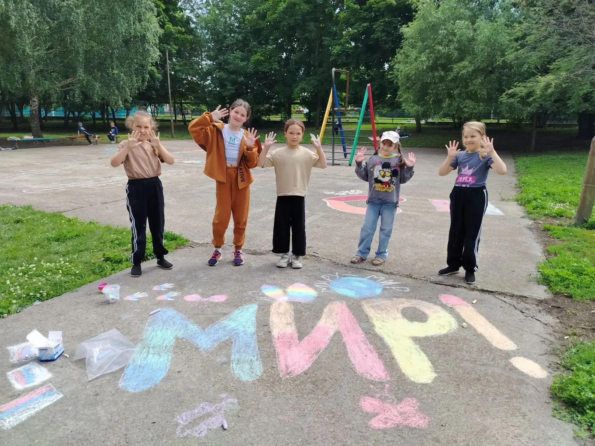 В 17 день работы  пришкольного лагеря - 22 июня,  ребята побывали  на станции «Вечный огонь нашей па