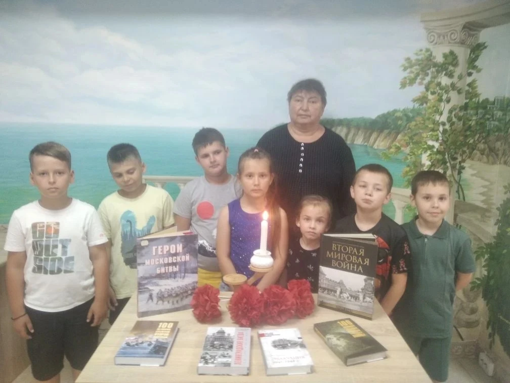 Урзуфская сельская библиотека присоединилась к Всероссийской акции "Свеча памяти", посвящённой памят