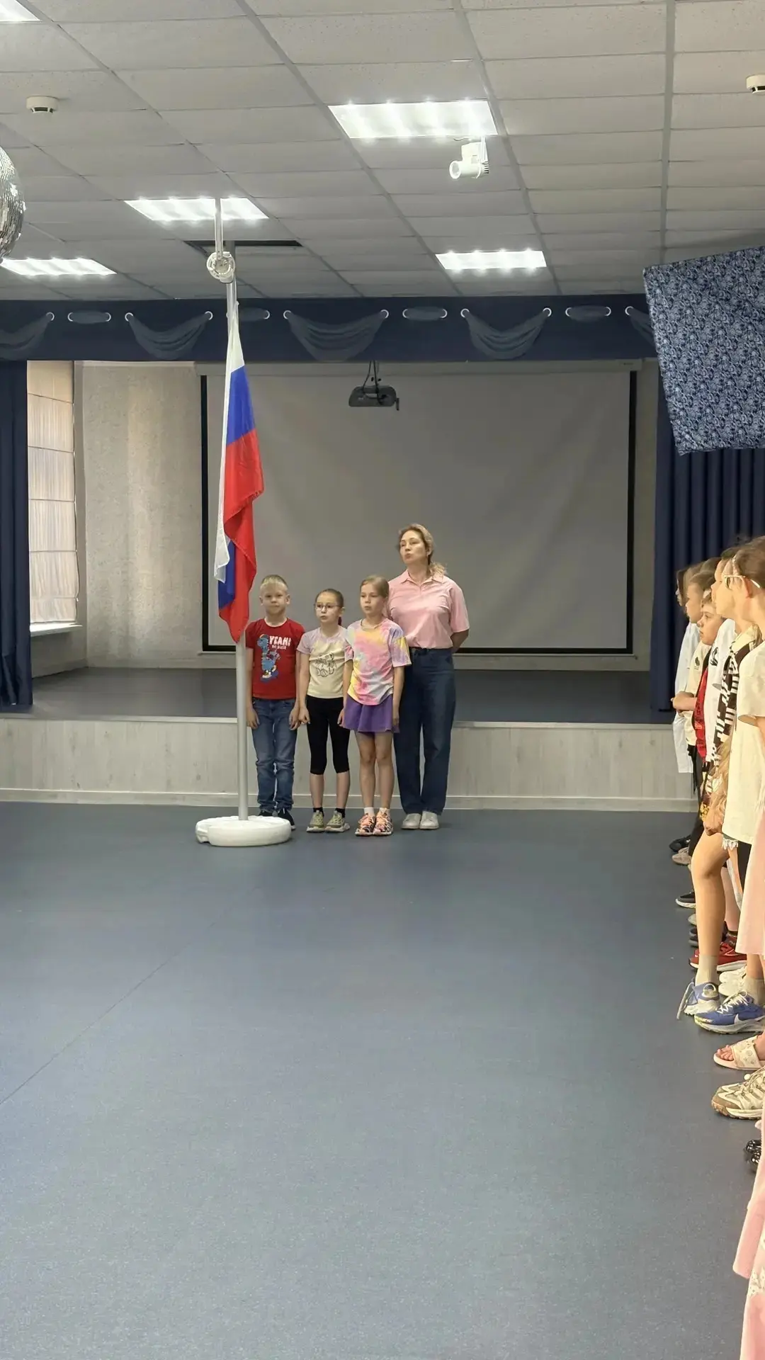 ШЕСТОЙ ДЕНЬ ЛАГЕРЯ!
Прошли выходные дни, и мы снова встречаем детей в нашем лагере. 
Рабочая неделя 