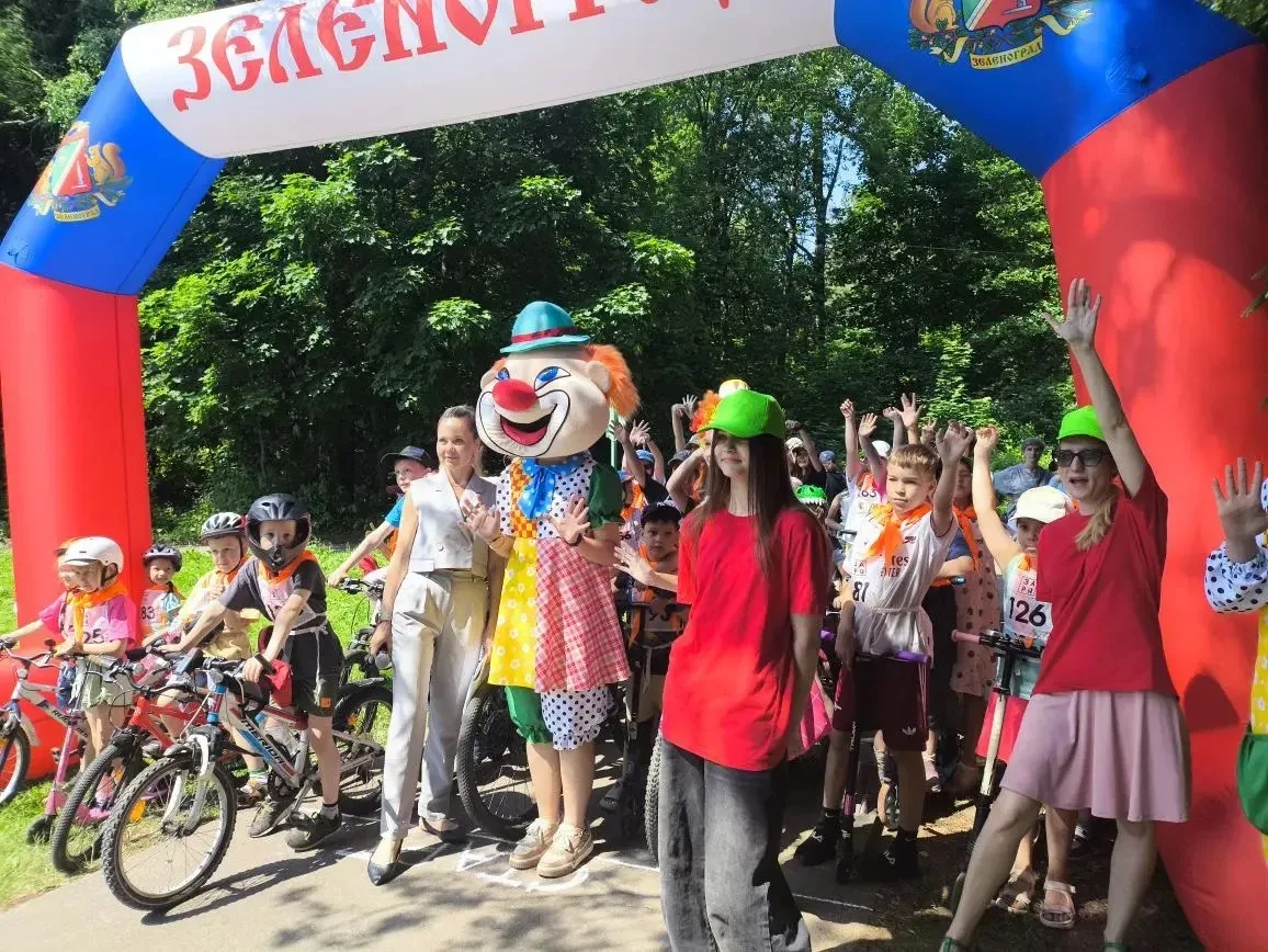 🚲Велофестиваль для школьников прошёл на «Поляне сказок»🚲

🟢На прошлой неделе участники второго от