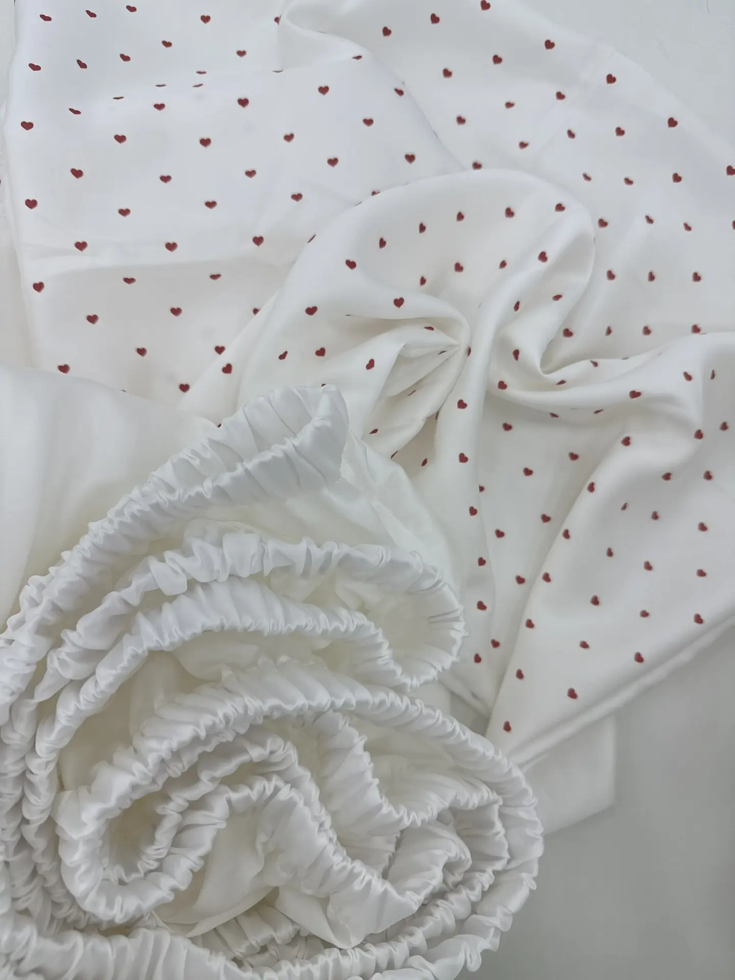 Комплект с сердечками - будто кадр из Pinterest ♥️

Нежный, уютный и такой, в который хочется возвра