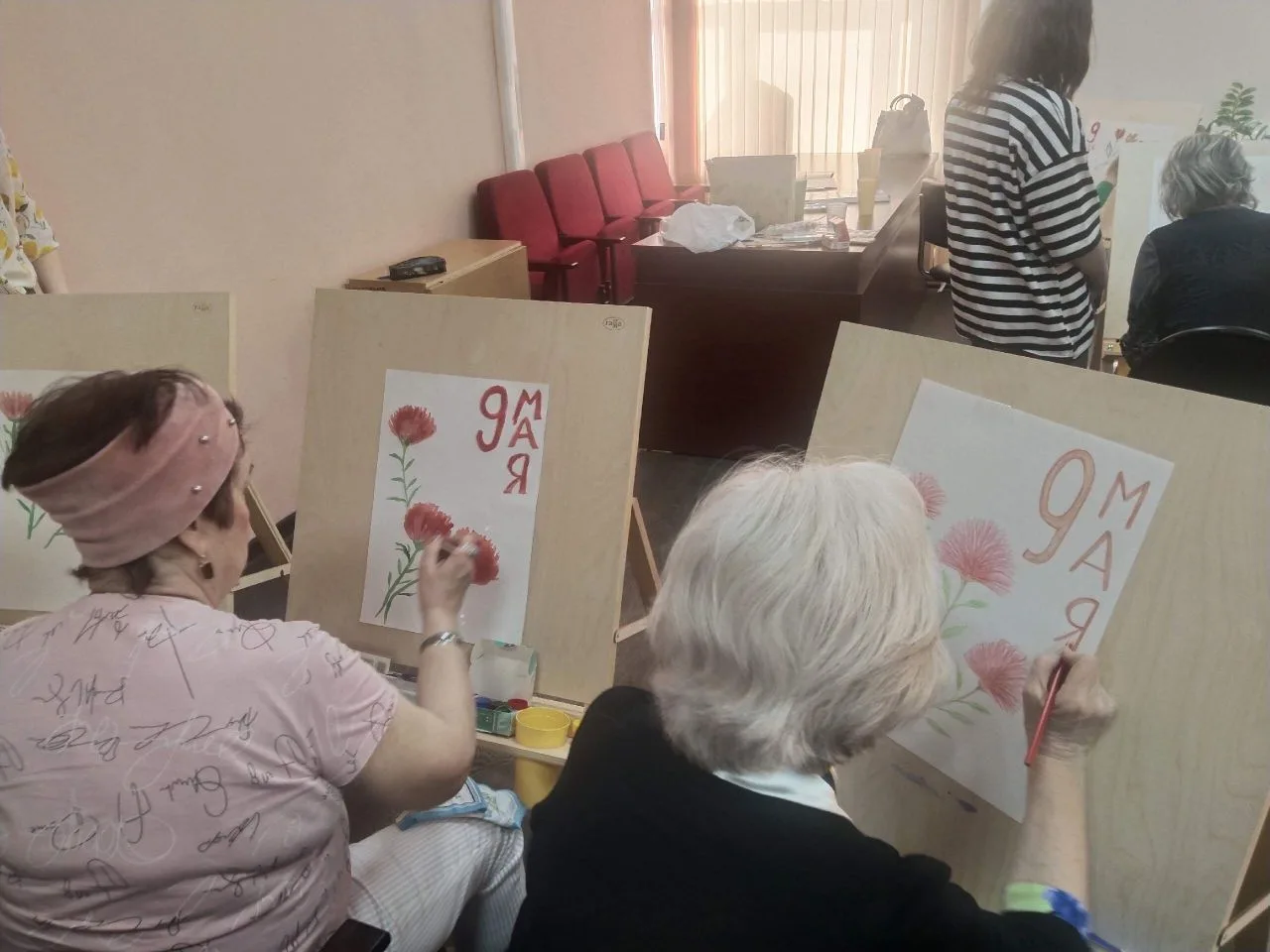 Мастер-класс по рисованию открытки к 9 Мая❤️

В Комплексном центре соцобслуживания населения в Южн