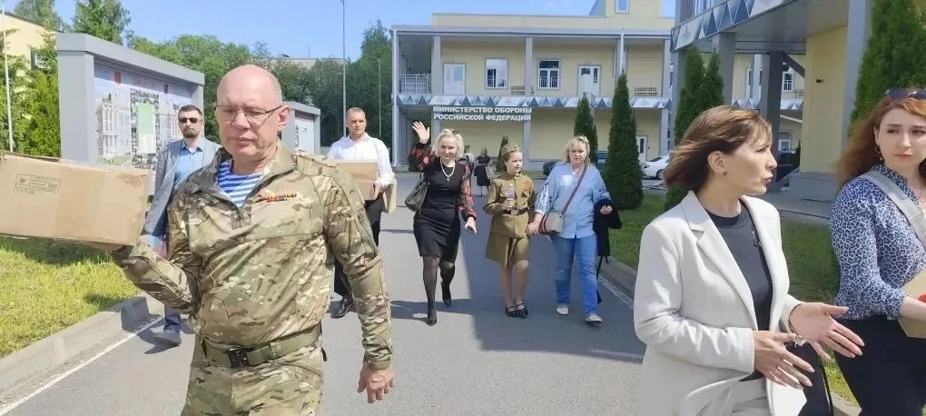 Дорогие друзья, педагоги, ученики и родители!

Сегодня мы хотим поделиться историей о настоящем един
