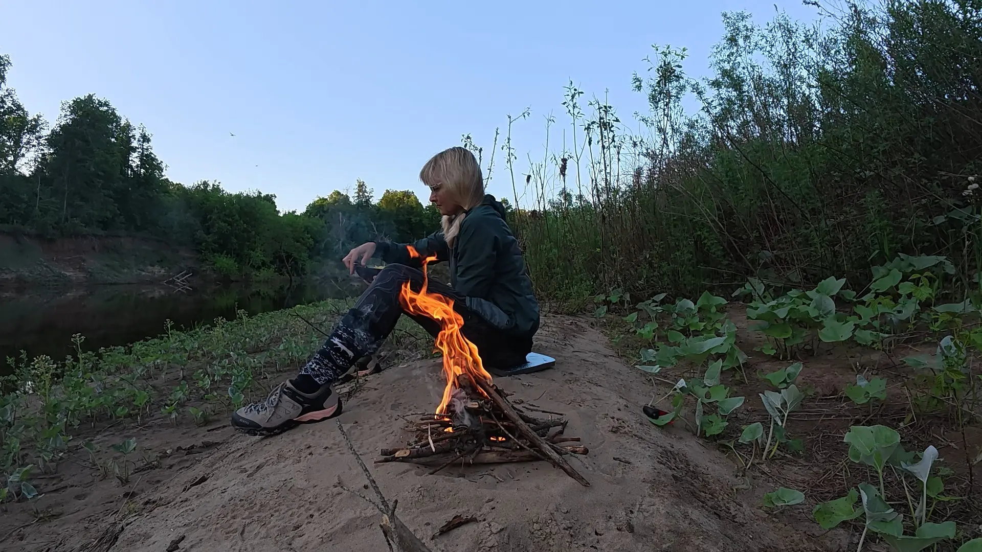 Отдых на берегу реки! 🔥