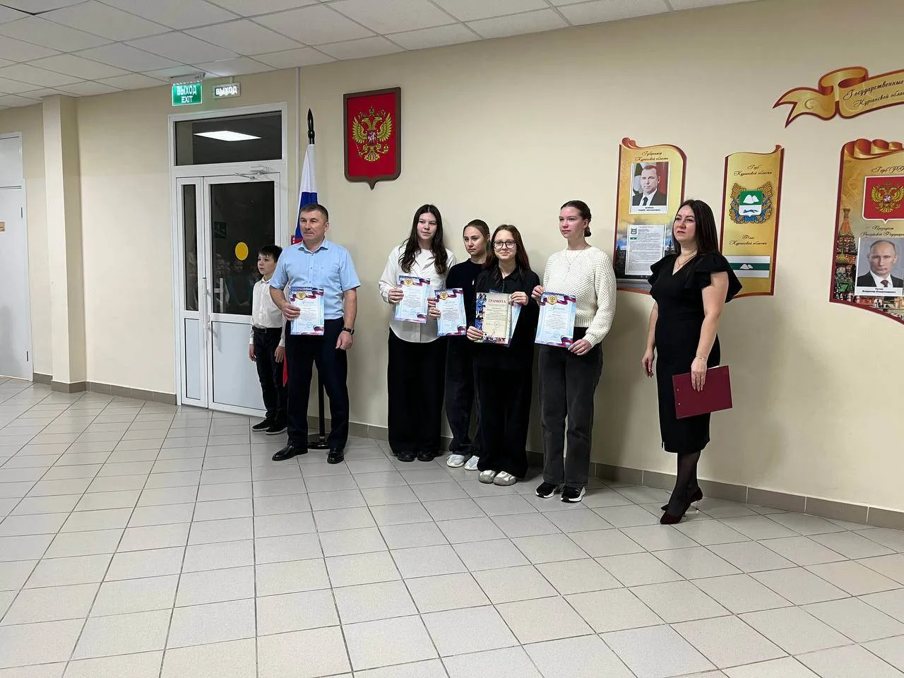 ОБЩЕШКОЛЬНАЯ ОРГАНИЗАЦИОННАЯ ЛИНЕЙКА 
 
🇷🇺 В Колташевской школе прошла церемония выноса флага под 