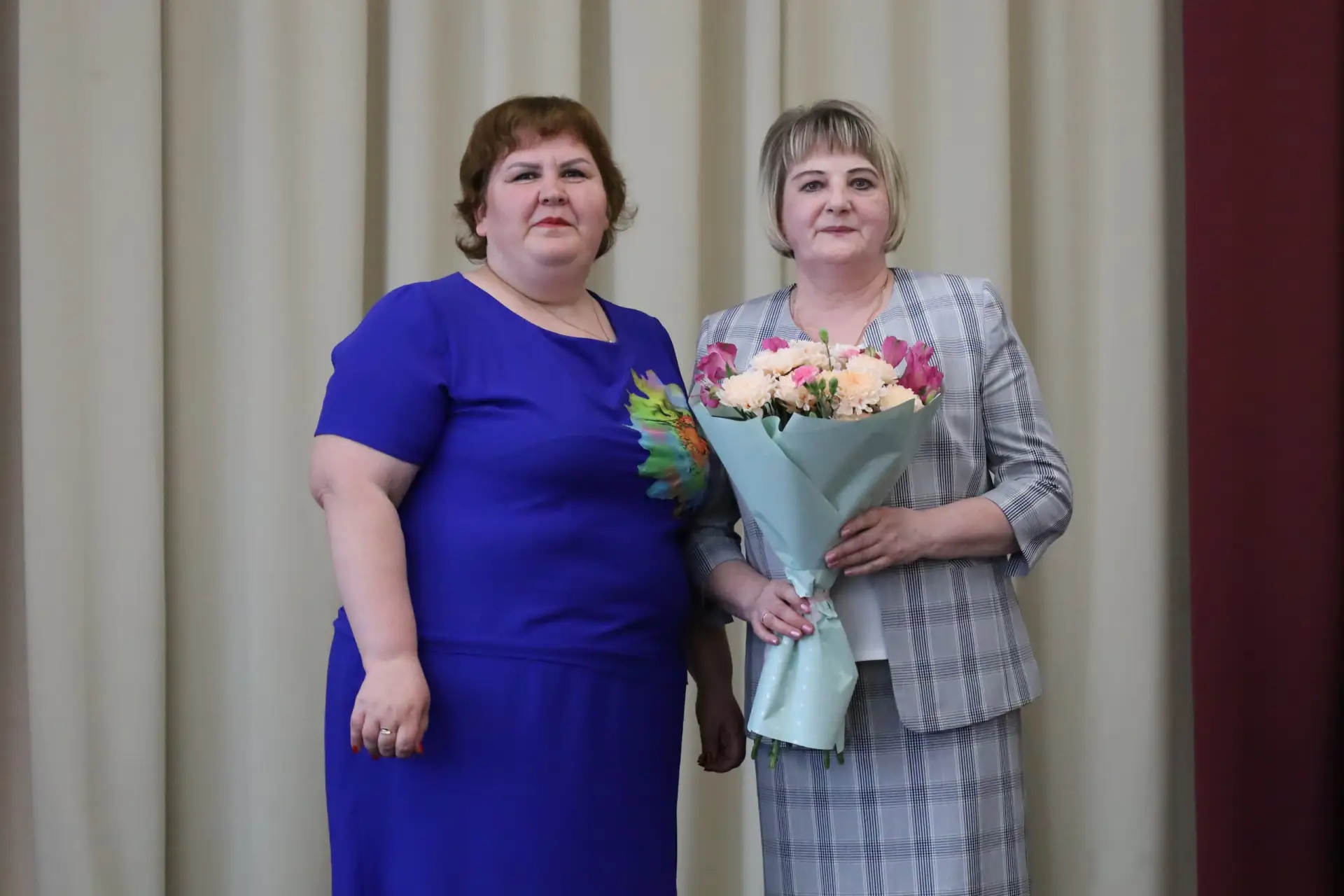 ❤ С заботой в каждом сердце: в Кириллове торжественно отпраздновали День социального работника!

🎉 