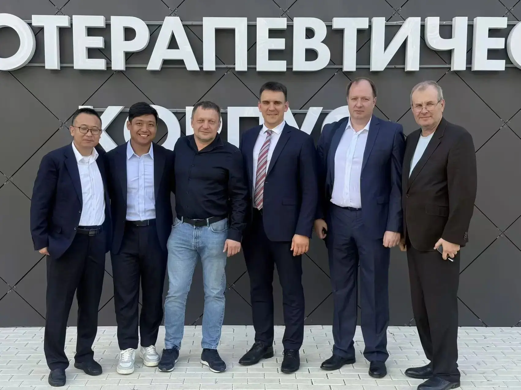 Делегация из Shinva Medical Radiotherapy Equipment побывала в Воронежском онкоцентре в начале этой н