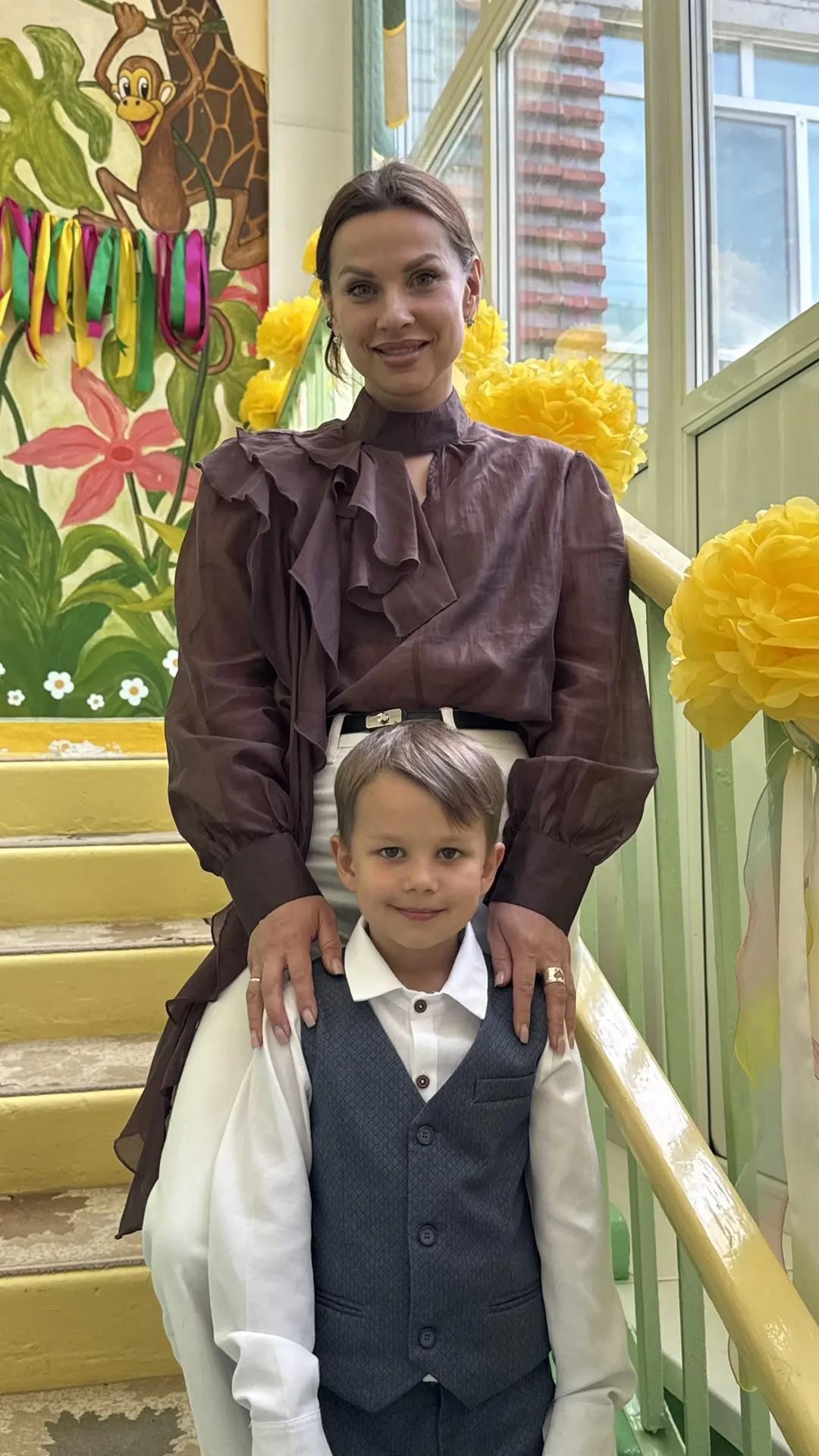Мой выпускник!
Поплакали все и даже Макс.

До свидания детский сад❤️