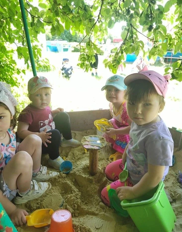 🌞 🌷  Лето – это наиболее и благоприятное время для укрепления здоровья детей. В это время дети в д