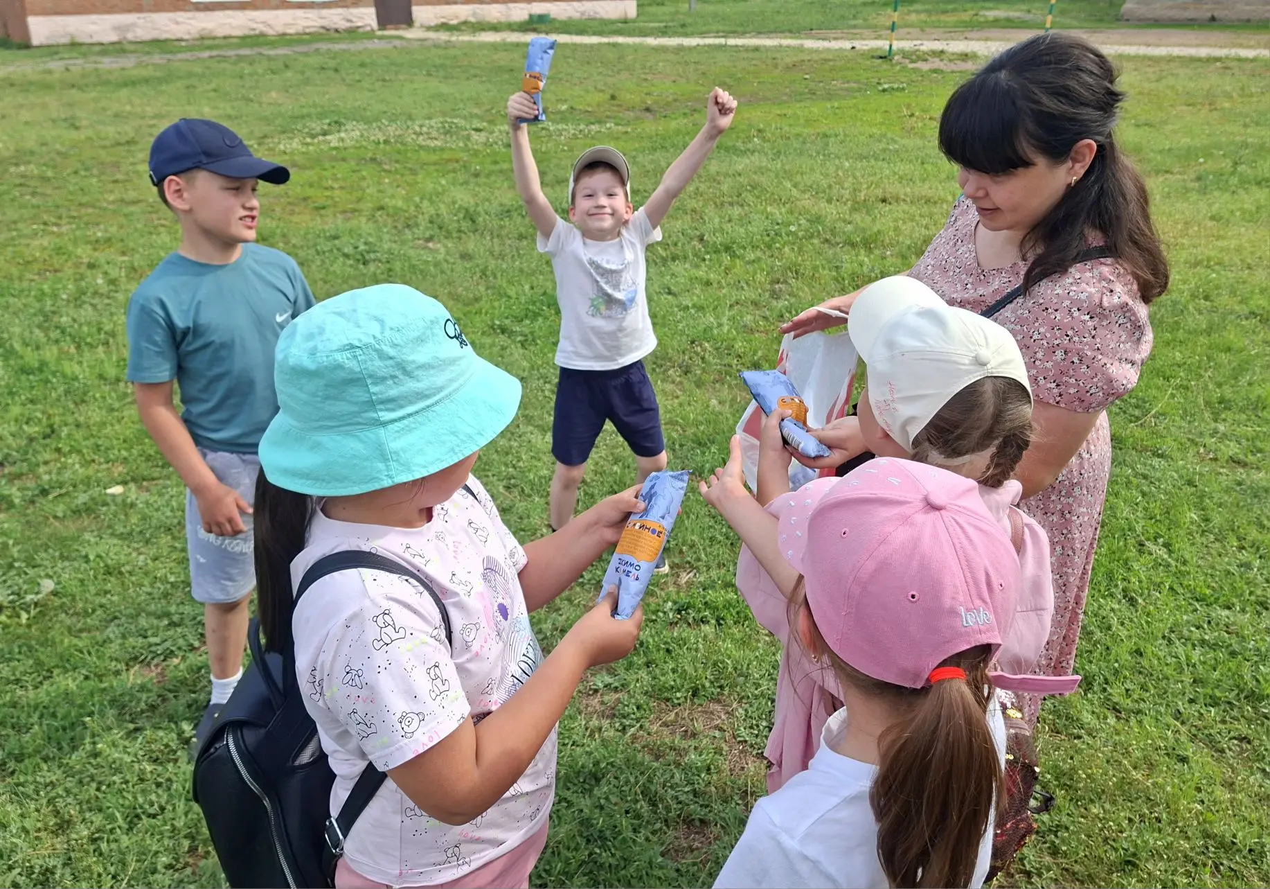 💥Сегодня ДЕНЬ МОРОЖЕНОГО 🍦

☝️😉 Интересный факт: при +30°C мороженое живёт около 5 минут.

КАКОЕ 