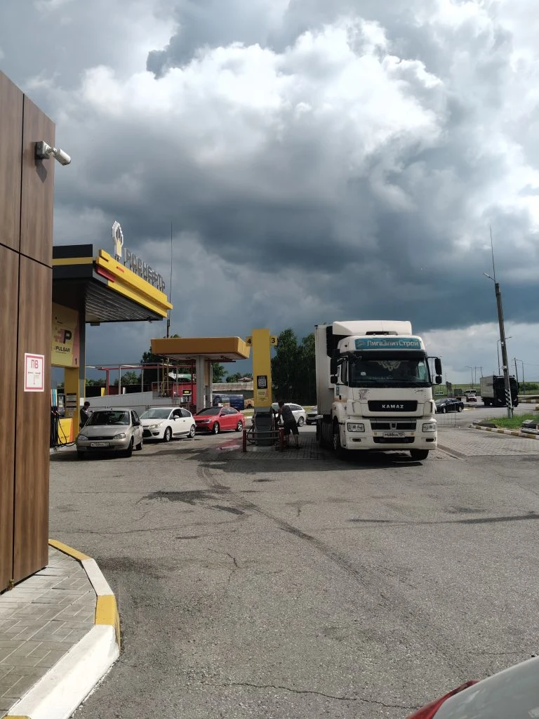❗️️В редакцию «Ульяновск сегодня» пишут:

В Ульяновской области большие очереди на заправки. Полчаса