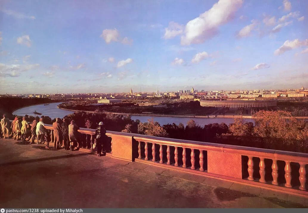 Вид на Москву со смотровой площадки
1974–1978
Автор: Н.Рахманов

Ретро Москва | Ретро ВАО Москва