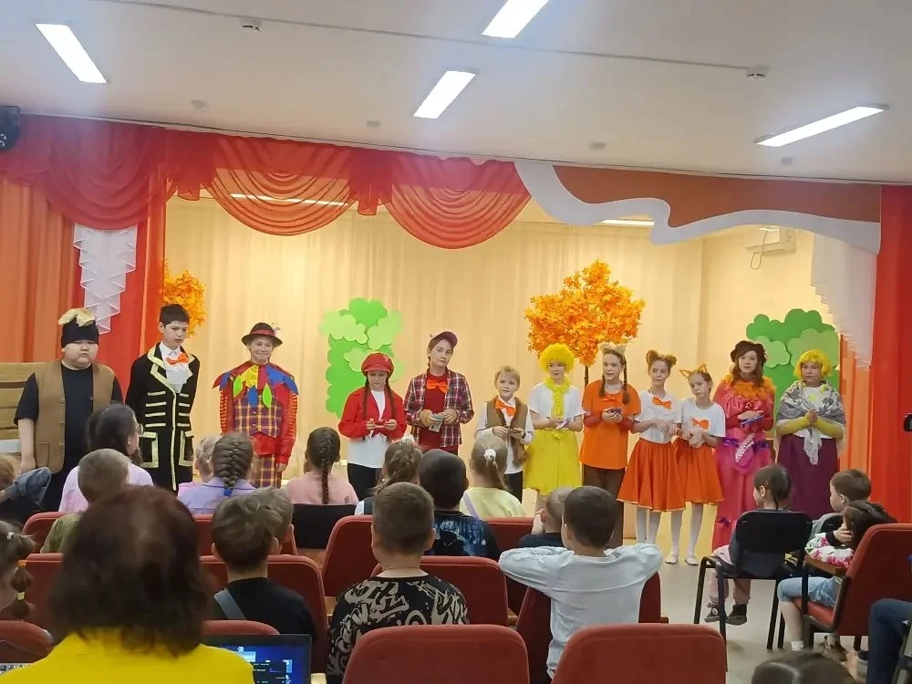 Пока подготовительные группы прощаются с детским садом, старшие группы посещают интересные мероприят