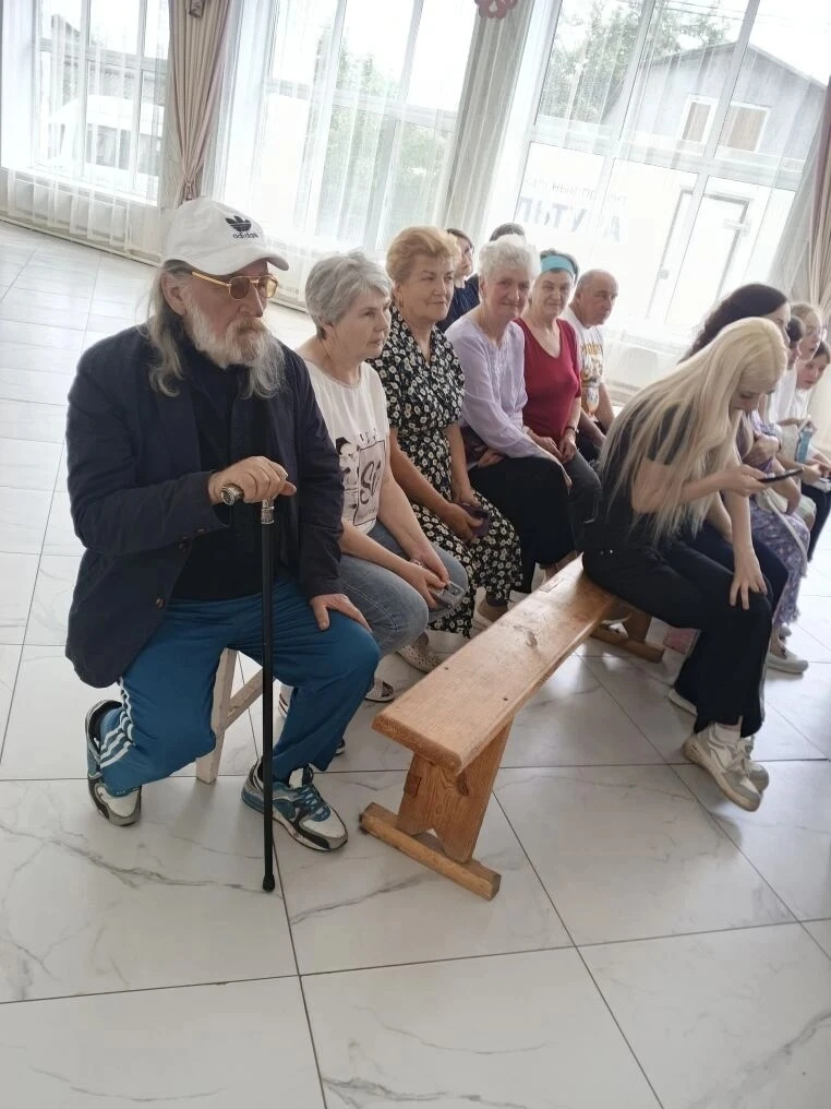 8 июня получатели социальных услуг отделения дневного пребывания граждан пожилого возраста и инвалид