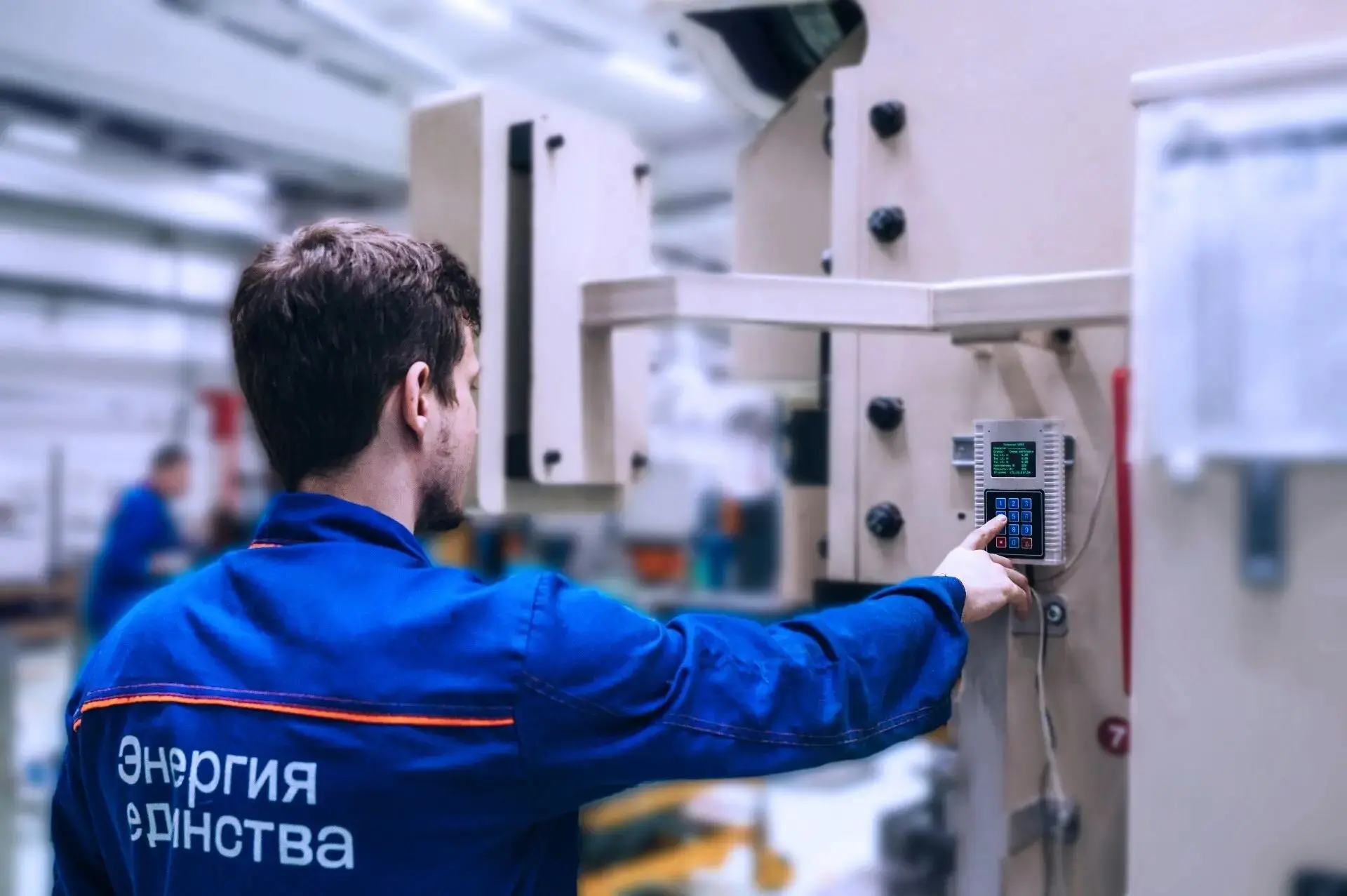 🏭КЭАЗ представил новую цифровую разработку для управления эффективностью производства. КРОТ – так н
