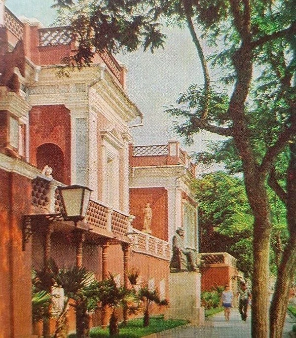 Картинная галерея имени И.К. Айвазовского. 1978 год.

Подпишись на Историю Феодосии в Махе