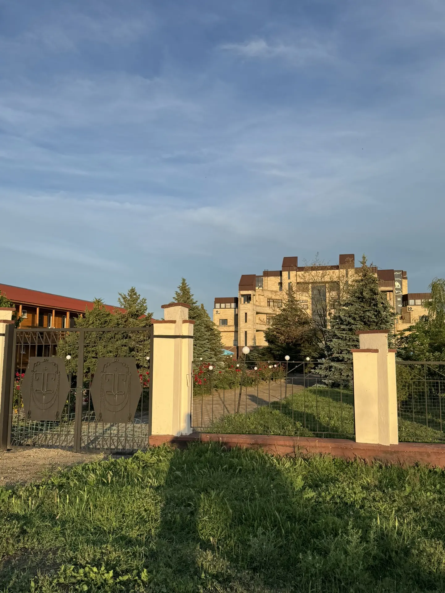 Доброе утро, Ейск! 🌥️ 
11 июня   

Сегодня в городе облачно и тепло — +26°C! 

 ✈️ Наш канал и адми