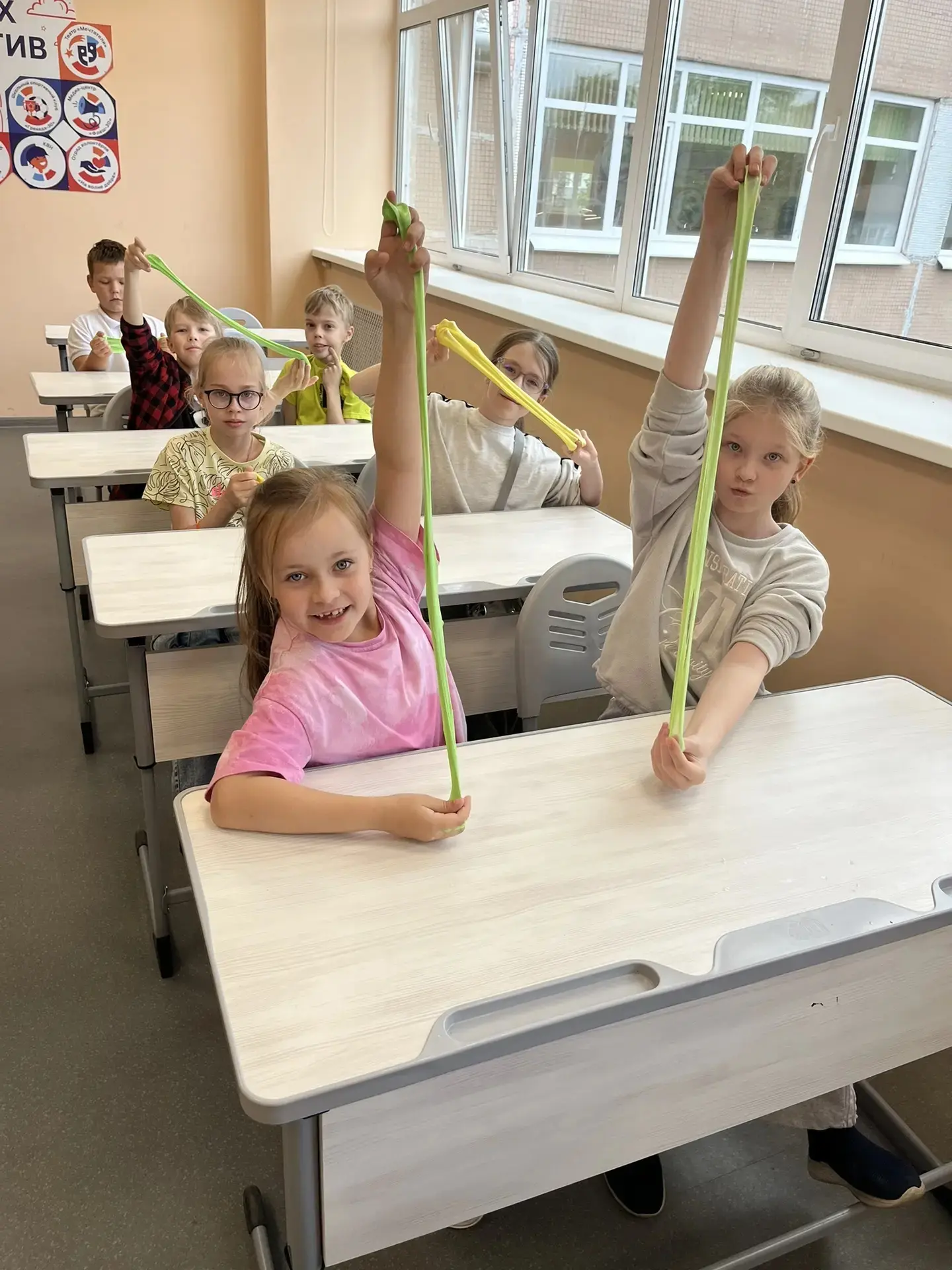 «Формула лета»: день творчества и приключений 🎨🏰

День начался с традиционной зарядки — бодро и др