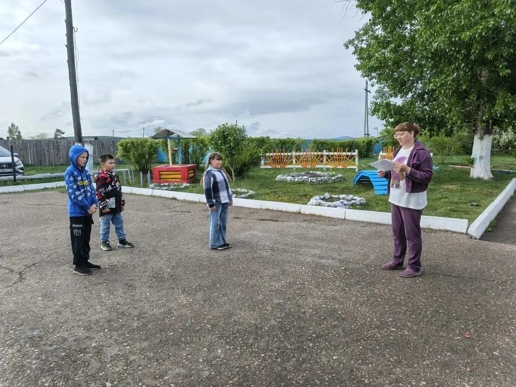 Летний день на площадке: от зарядки до игр народов России. 

Утро третьего дня нашей летней площадки