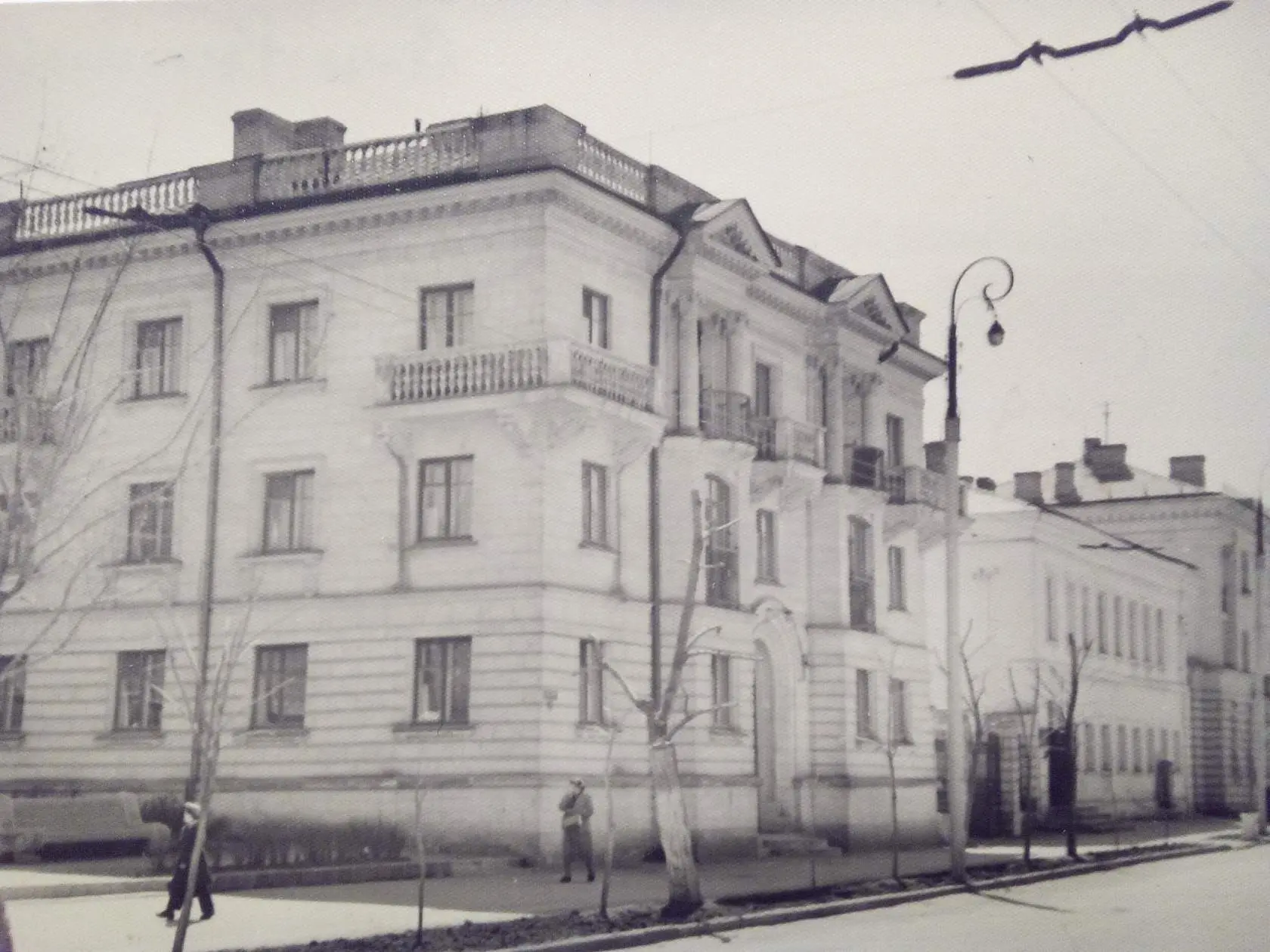 Севастополь. Улица Гоголя. Вторая половина 60-х годов.

Друзья, в интернете попалась вот такая фотог