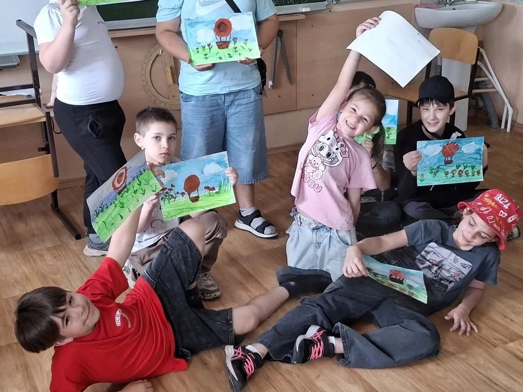 🎨 День 3: Краски Лета и Безудержное Веселье! ☀️

Третий день нашего лагерного марафона выдался по-н