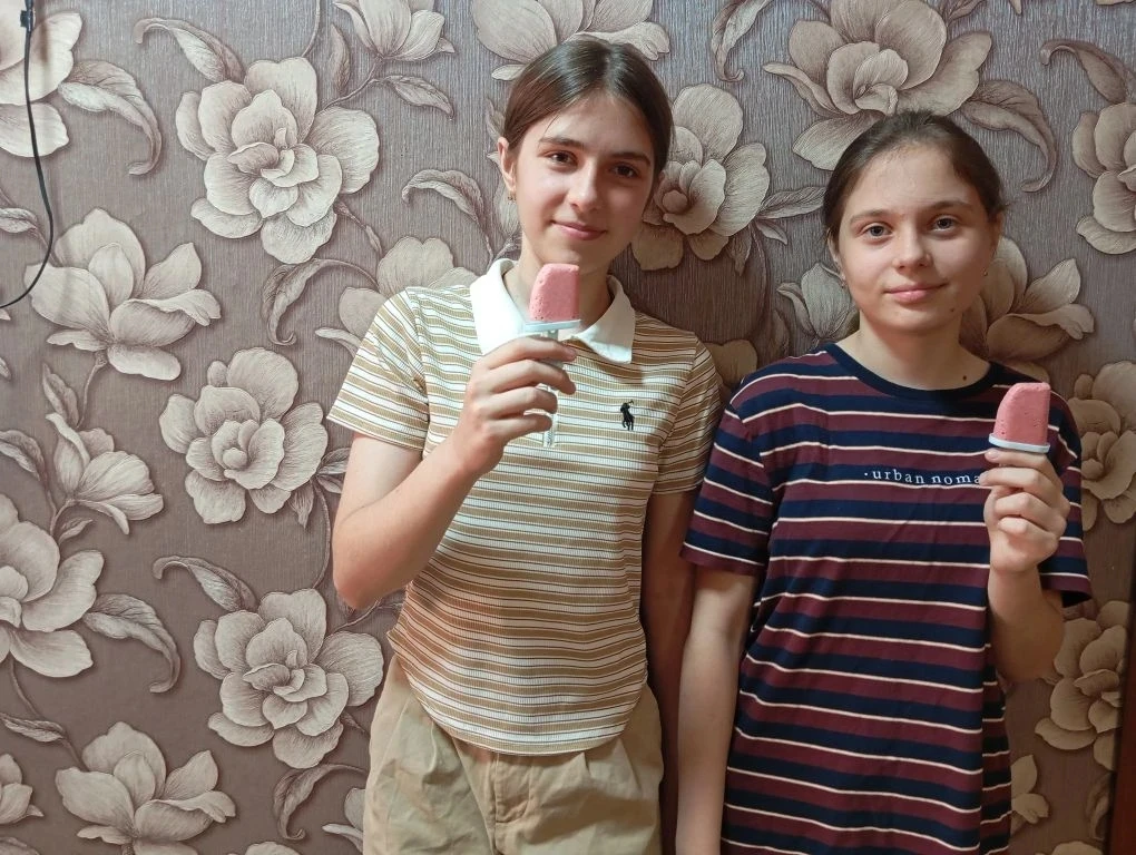 Моё клубничное лето🍓

☀Лето — это не только каникулы и солнце, но и пора, когда природа щедро делит