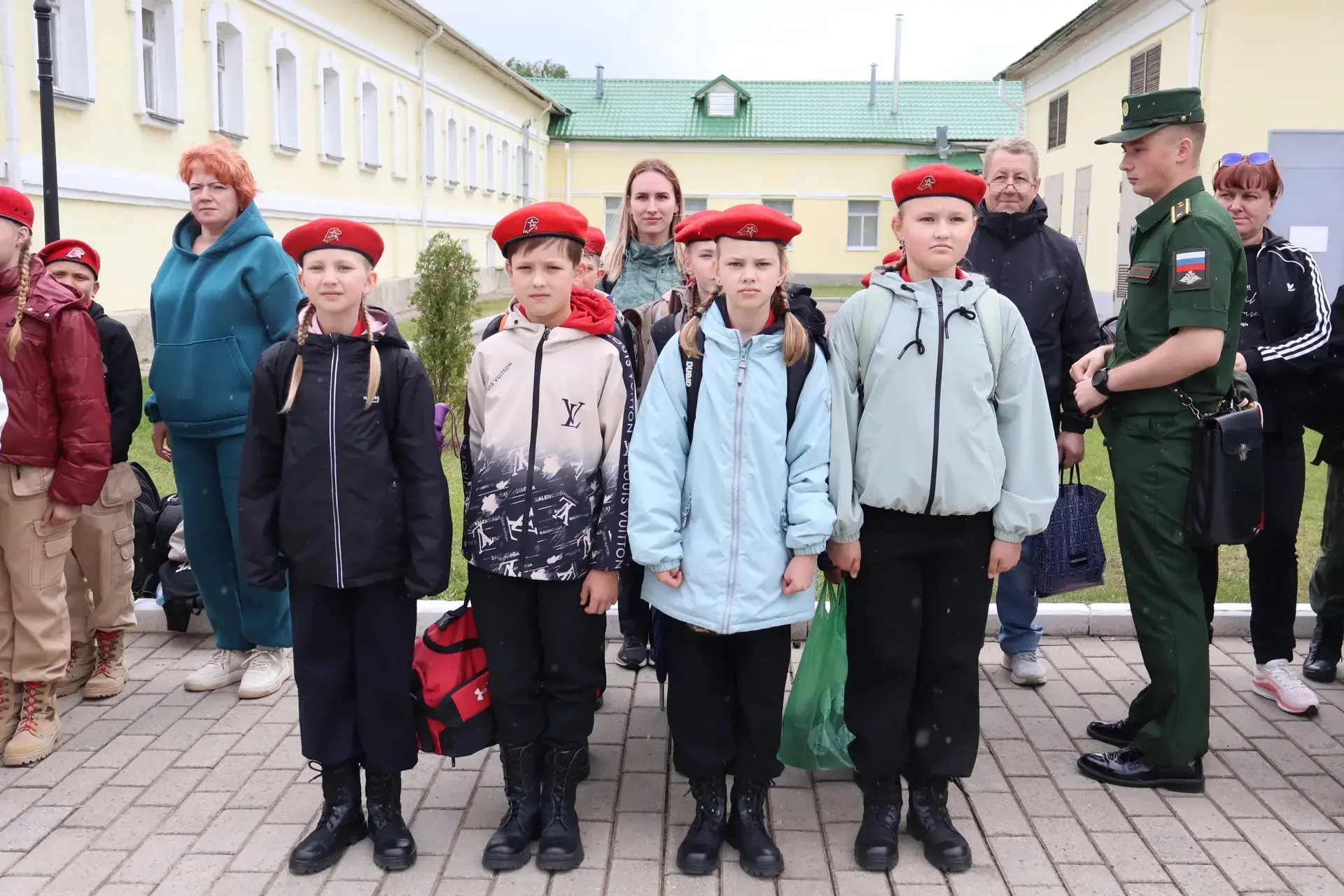 💥 Наши юнармейцы — стальной характер и достойный дебют на «Зарнице 2.0»!

Вчера средняя группа юнар